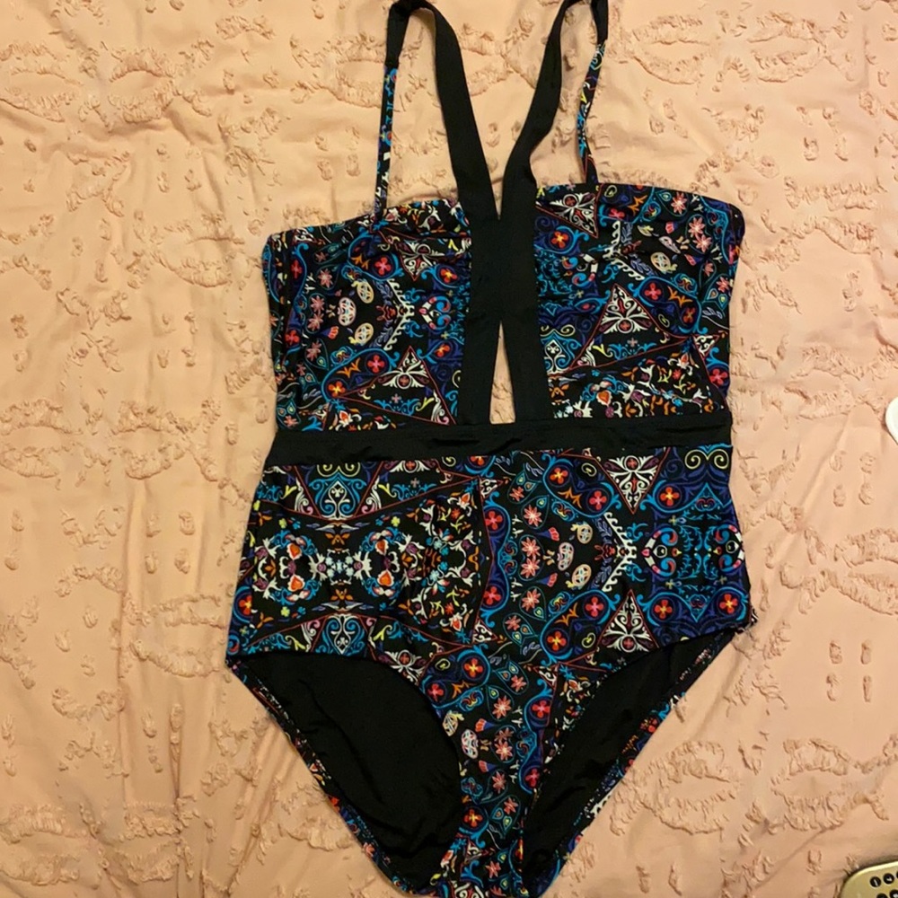 laundry by Shelli Segal One Piece bathing suit